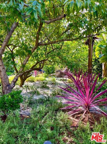 466 N Harper Avenue, Los Angeles, CA 90048