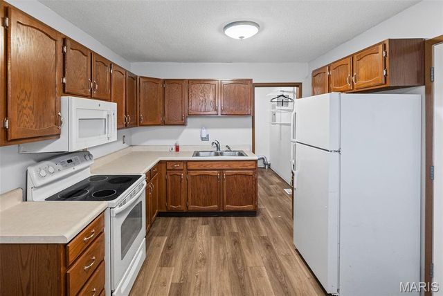 9 N Main Street, Moro, IL 62067