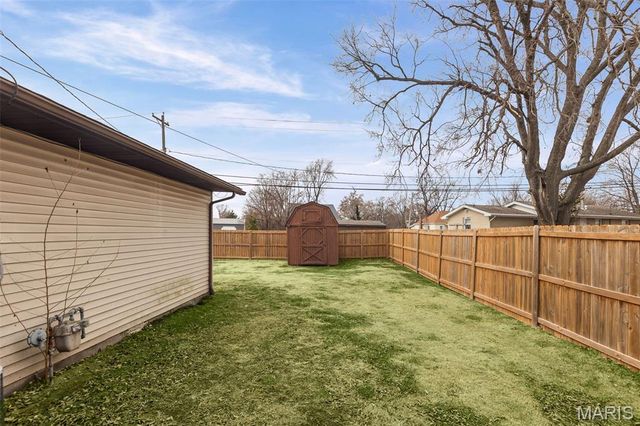 9 N Main Street, Moro, IL 62067