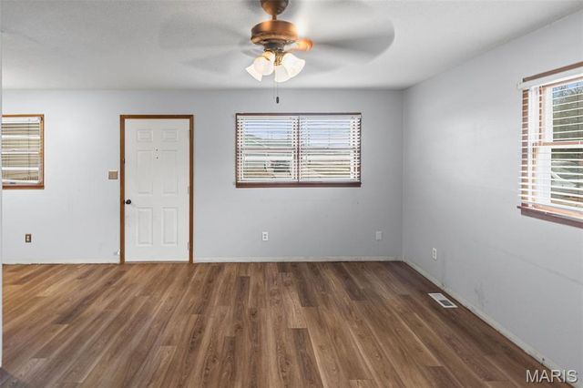 9 N Main Street, Moro, IL 62067