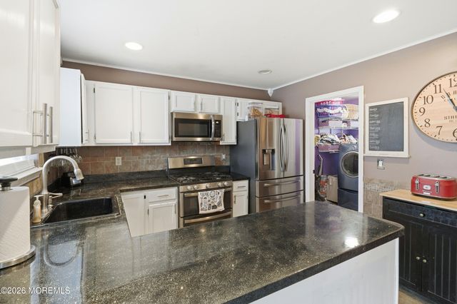 7 Shelli Terrace, Barnegat, NJ 08005