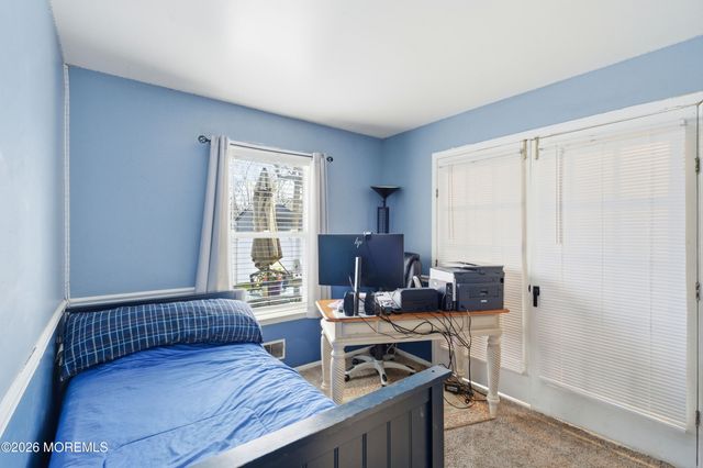 7 Shelli Terrace, Barnegat, NJ 08005