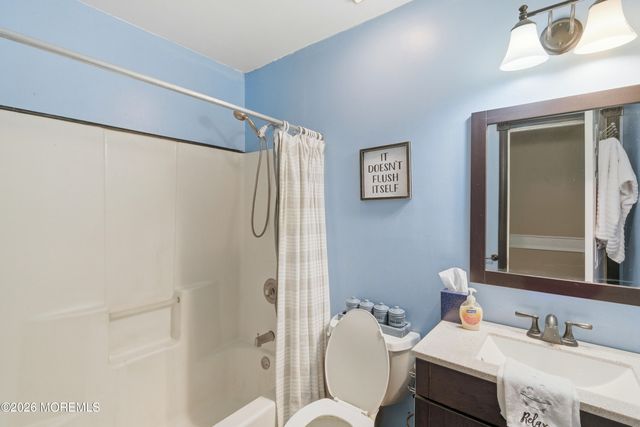 7 Shelli Terrace, Barnegat, NJ 08005