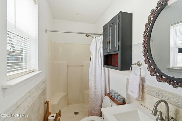 7 Shelli Terrace, Barnegat, NJ 08005