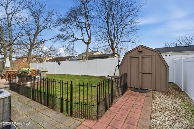 7 Shelli Terrace, Barnegat, NJ 08005