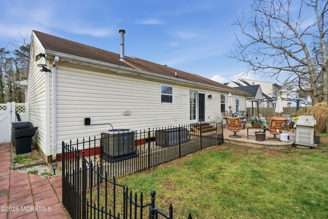 7 Shelli Terrace, Barnegat, NJ 08005