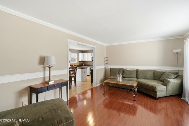 7 Shelli Terrace, Barnegat, NJ 08005