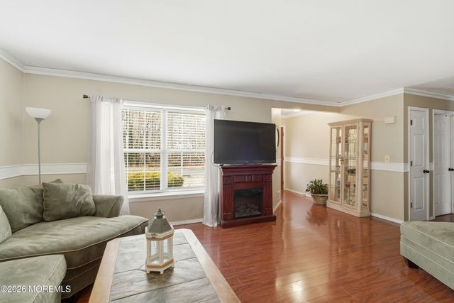 7 Shelli Terrace, Barnegat, NJ 08005