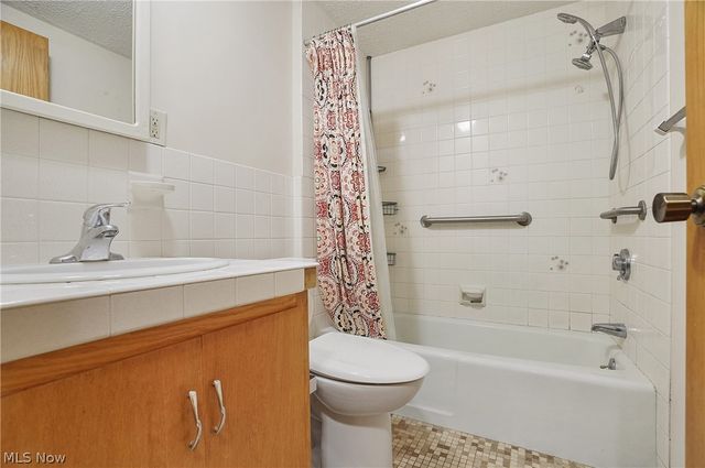 12376 Heath Road, Chesterland, OH 44026