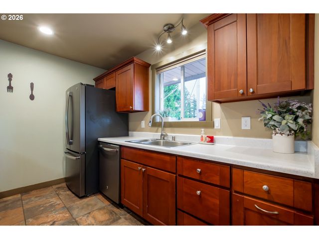 34205 Se LAWTON Rd, Washougal, WA 98671