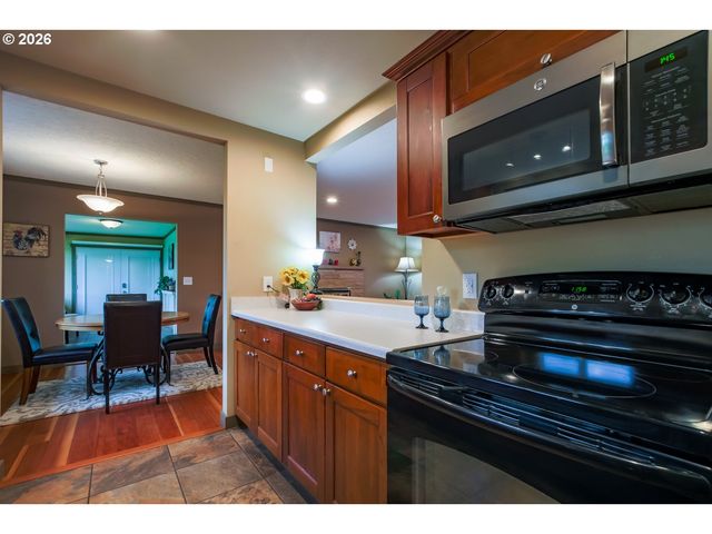 34205 Se LAWTON Rd, Washougal, WA 98671