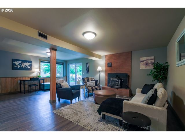 34205 Se LAWTON Rd, Washougal, WA 98671