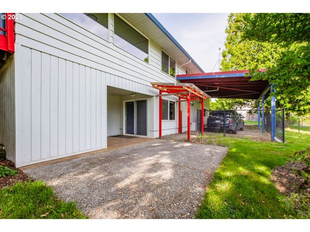 34205 Se LAWTON Rd, Washougal, WA 98671