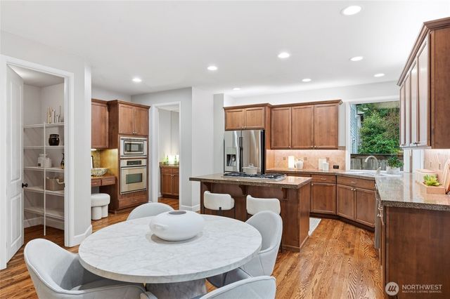 9061 236th Avenue NE, Redmond, WA 98053