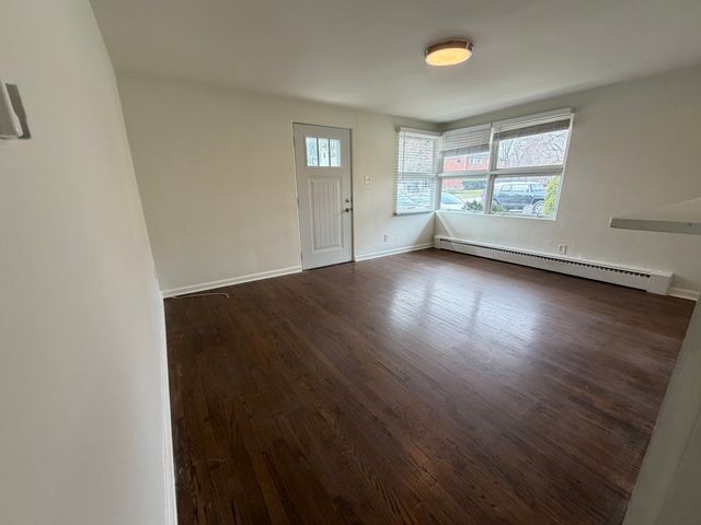 26 E Washington Avenue 1, Lake Bluff, IL 60044