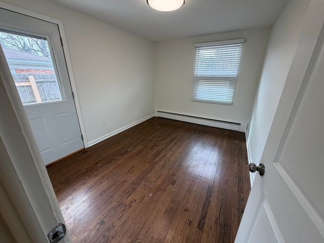 26 E Washington Avenue 1, Lake Bluff, IL 60044