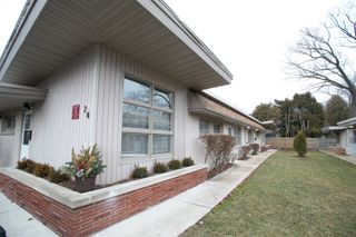 26 E Washington Avenue 1, Lake Bluff, IL 60044