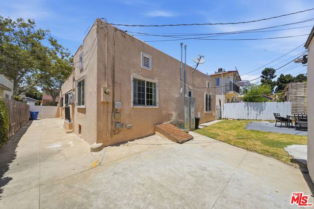 936 S Lucerne Boulevard, Los Angeles, CA 90019