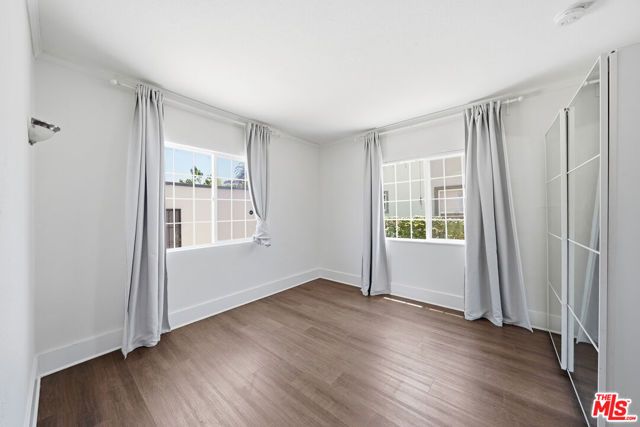 936 S Lucerne Boulevard, Los Angeles, CA 90019