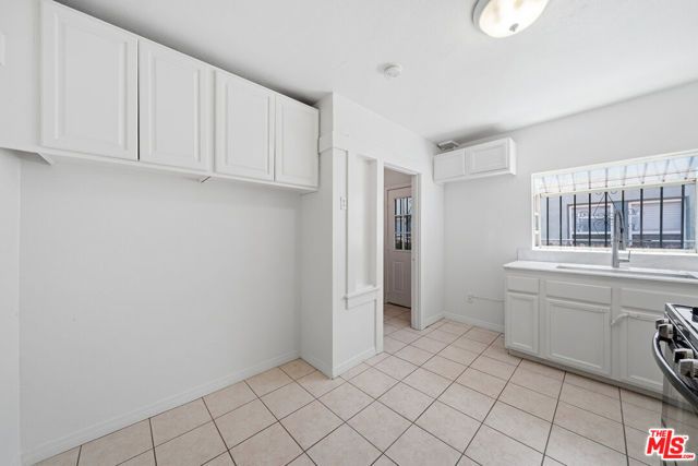 936 S Lucerne Boulevard, Los Angeles, CA 90019