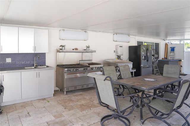 17135 NW 87th Ave, Hialeah, FL 33015