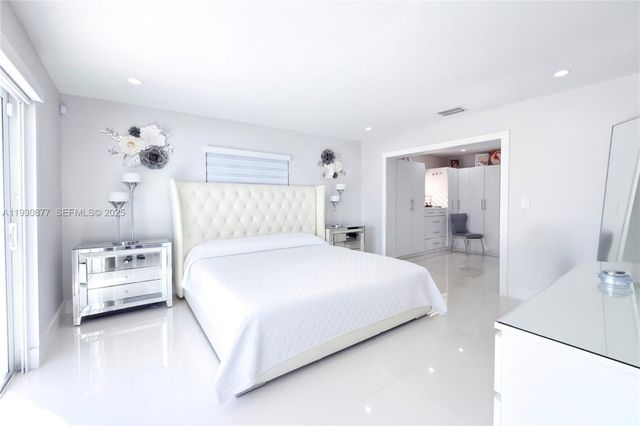 17135 NW 87th Ave, Hialeah, FL 33015