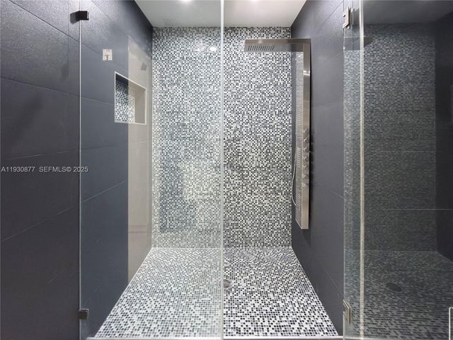 17135 NW 87th Ave, Hialeah, FL 33015