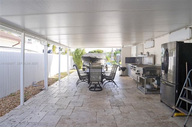 17135 NW 87th Ave, Hialeah, FL 33015