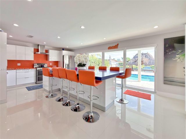 17135 NW 87th Ave, Hialeah, FL 33015