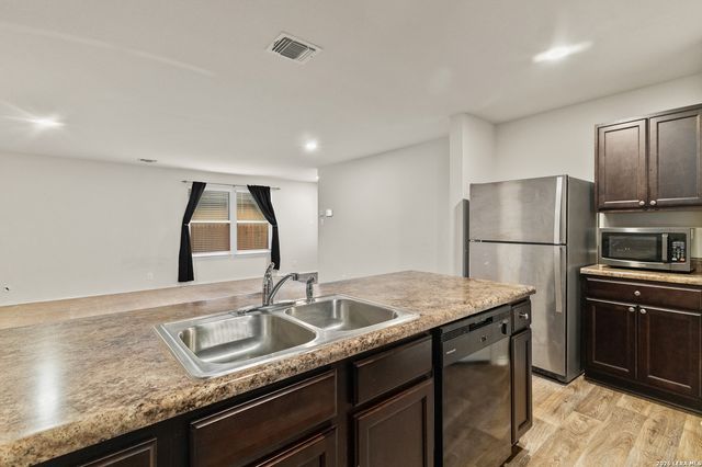 6439 Legato Curve, San Antonio, TX 78252