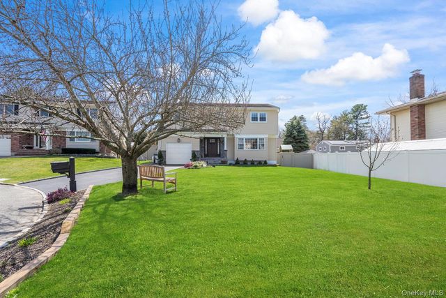 15 Lawrence Court, Syosset, NY 11791