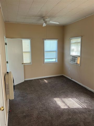 300 Harrison Avenue, Newcastle, TX 76372