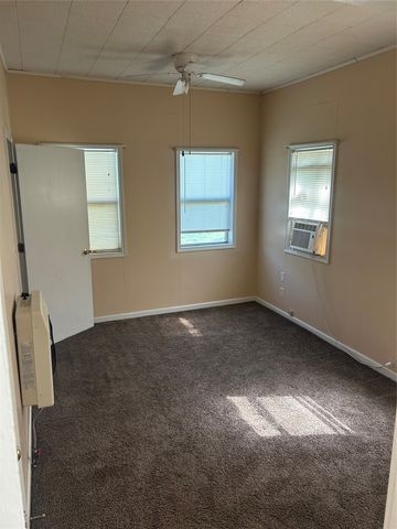 300 Harrison Avenue, Newcastle, TX 76372