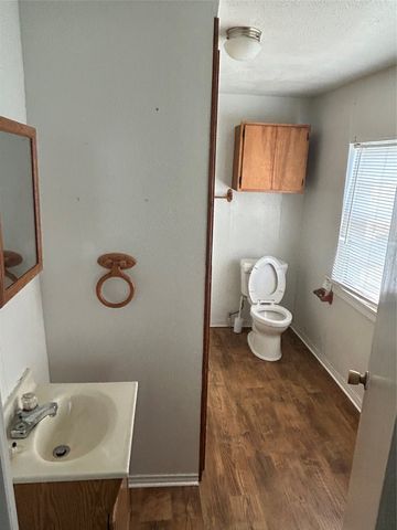 300 Harrison Avenue, Newcastle, TX 76372