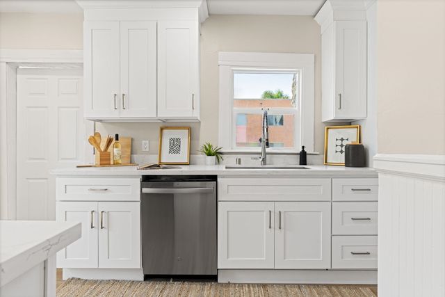 551 53Rd St, Oakland, CA 94609