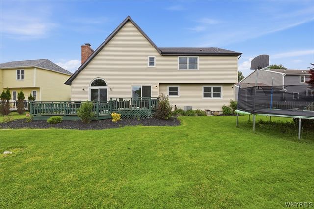 11 Bywater Court, Amherst, NY 14221