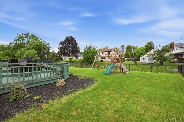 11 Bywater Court, Amherst, NY 14221