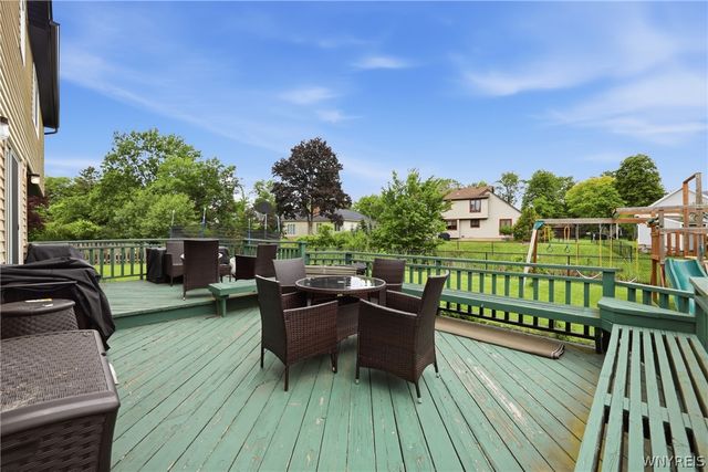 11 Bywater Court, Amherst, NY 14221
