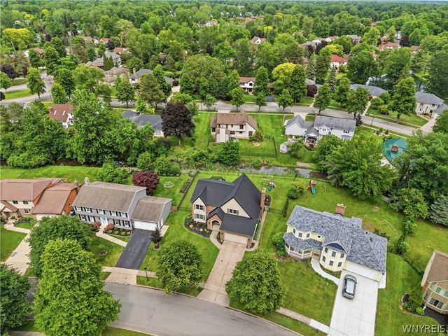11 Bywater Court, Amherst, NY 14221