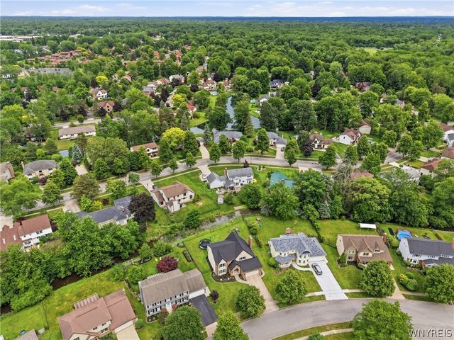 11 Bywater Court, Amherst, NY 14221