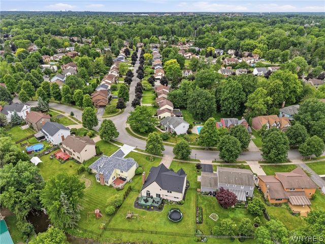 11 Bywater Court, Amherst, NY 14221