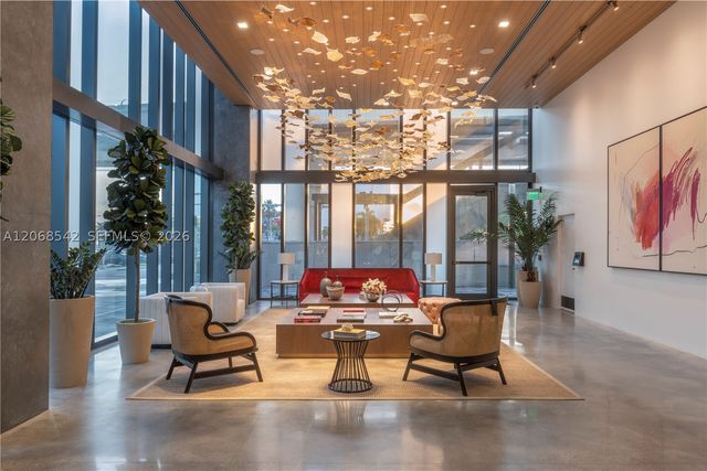 650 NE 2nd Ave 4305, Miami, FL 33132