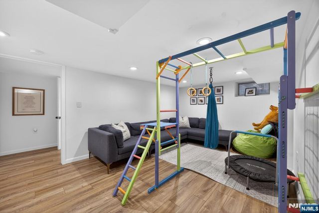 653 Ridgewood Avenue, Montclair, NJ 07043