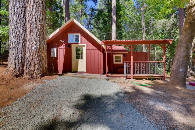 13860 Winding Way, Nevada City, CA 95959