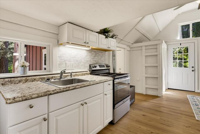 13860 Winding Way, Nevada City, CA 95959
