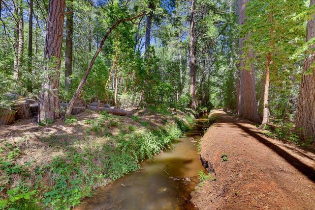 13860 Winding Way, Nevada City, CA 95959
