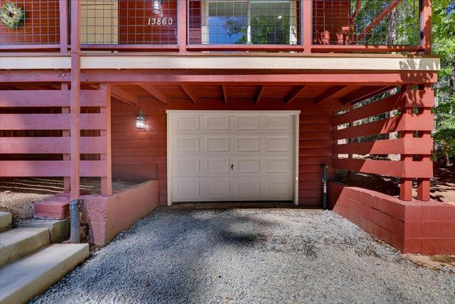 13860 Winding Way, Nevada City, CA 95959