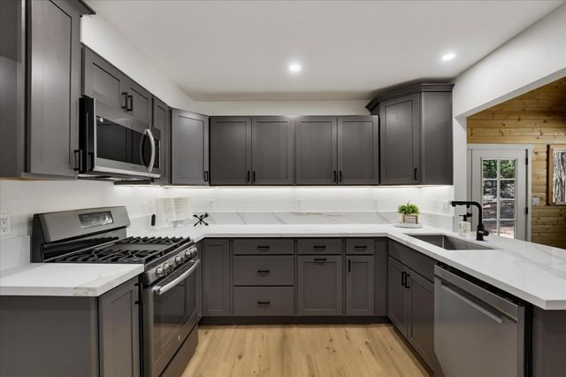 13860 Winding Way, Nevada City, CA 95959