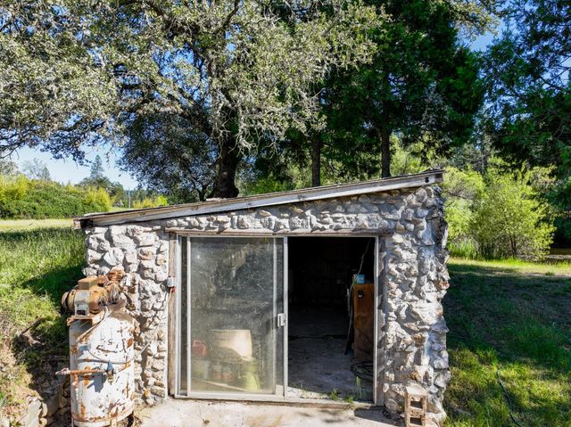 13351 Newtown Rd, Nevada City, CA 95959