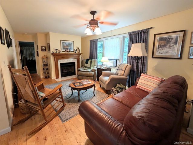 38 Hoffman Road, Narrowsburg, NY 12764